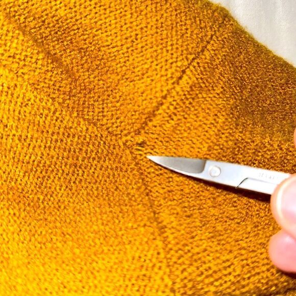 Anthropologie S Joy Mustard Soft Knit Fringe Hem V-Neck Jumper Sweater - Picture 14 of 16